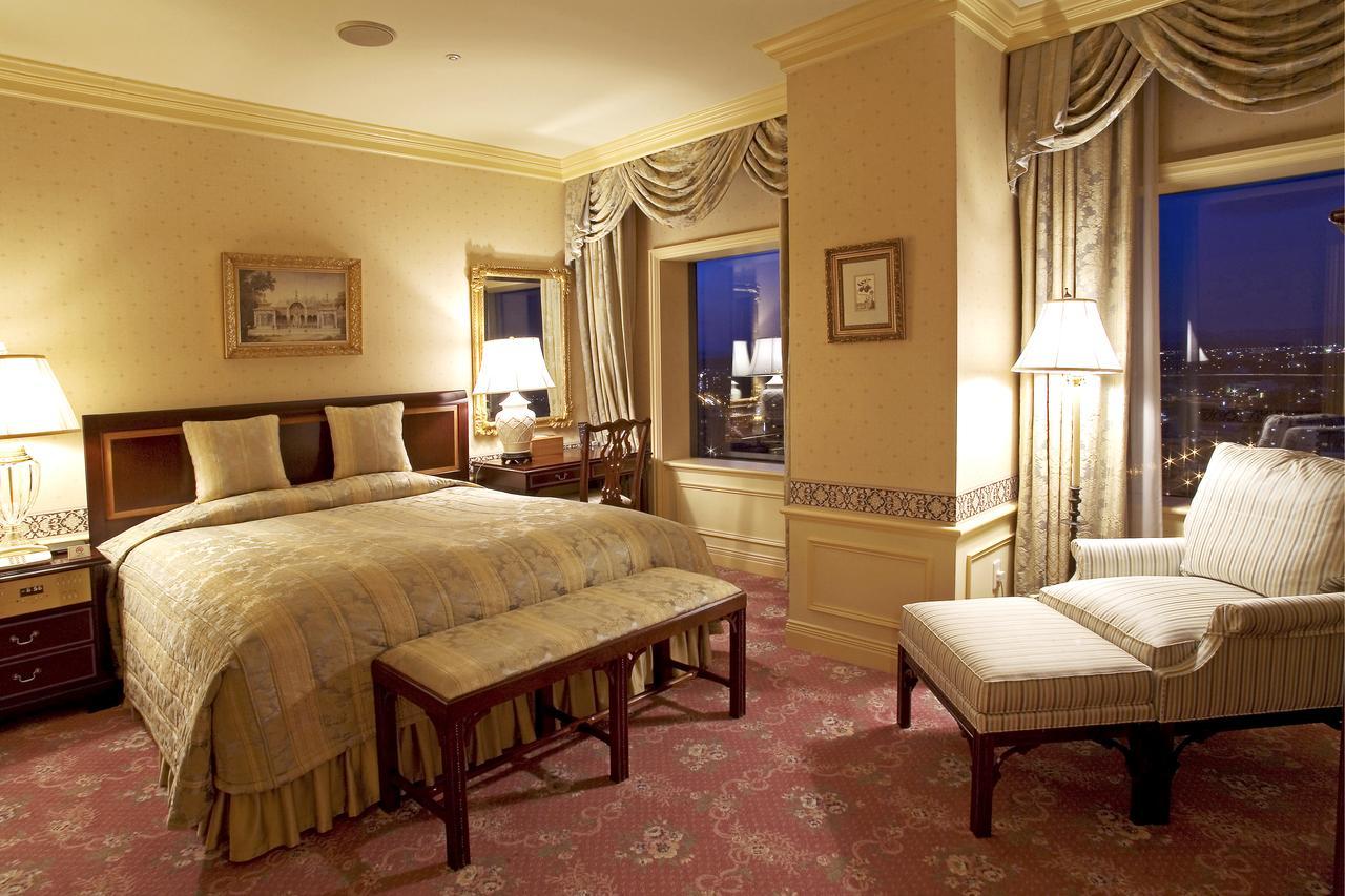 Omo7 Asahikawa By Hoshino Resorts Extérieur photo A bedroom at the Four Seasons Hotel in Washington, D.C.