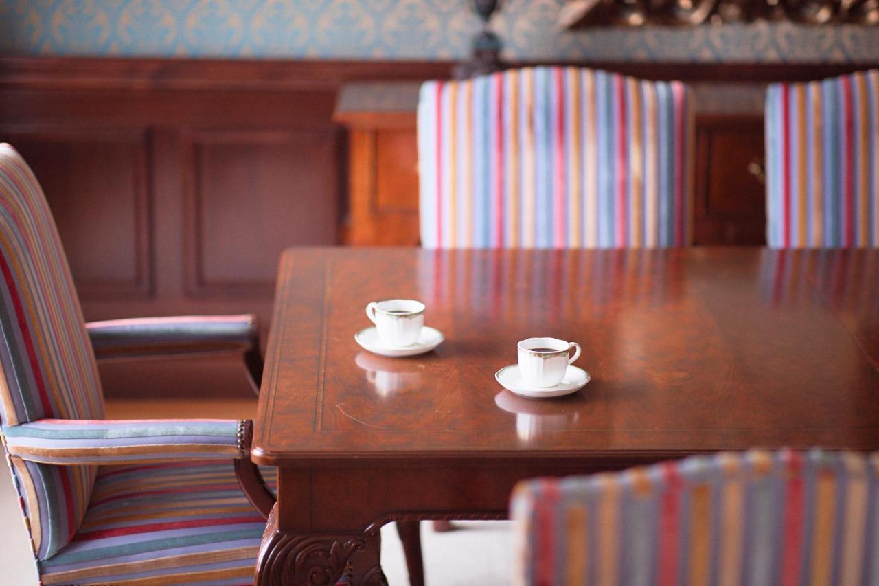 Omo7 Asahikawa By Hoshino Resorts Extérieur photo A table at a café